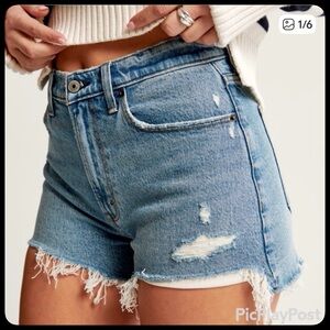 Abercrombie & Fitch Curve Love High Rise Mom Short Size 30 ( NWOT)